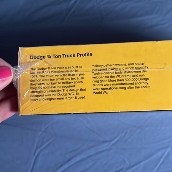 Testors Italeri 3/4 Ton Dodge Truck 1/35 Scale Plastic Model Kit 775, New Sealed - Picture 2 of 5